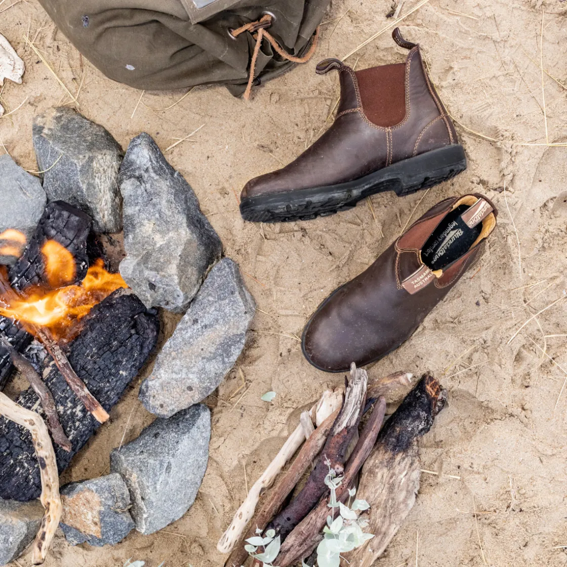 BLUNDSTONE 550 Classics Chelsea Boot (Wallnut Brown) Clearance