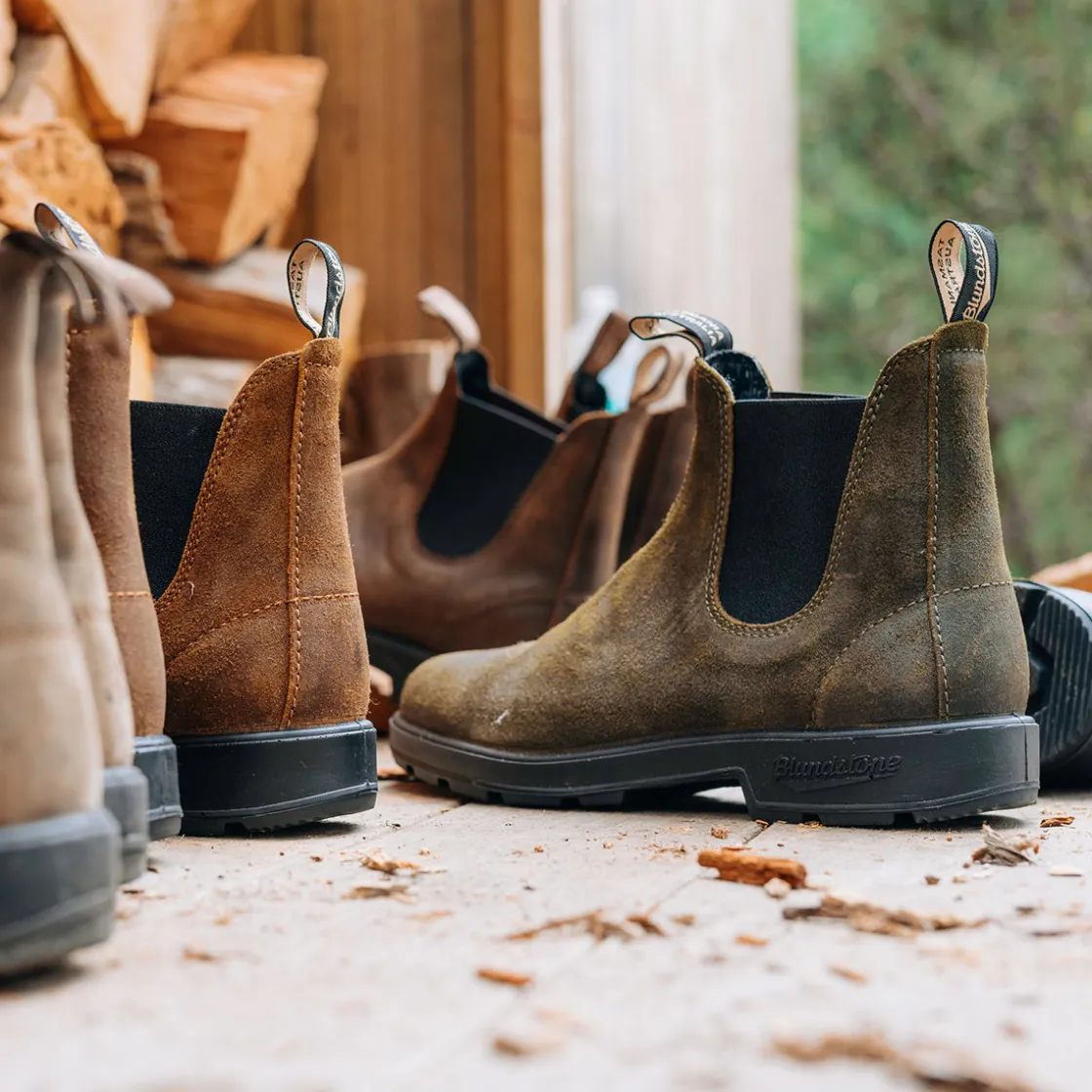BLUNDSTONE 585 Classics Chelsea Boot (Rustic Brown)