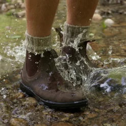 BLUNDSTONE 585 Classics Chelsea Boot (Rustic Brown)