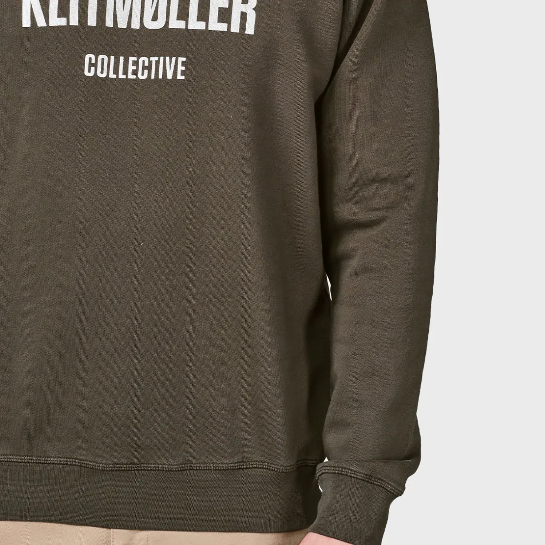 KLITMØLLER COLLECTIV Klitmøller Collective Logo Crew, herre (Olive) Hot